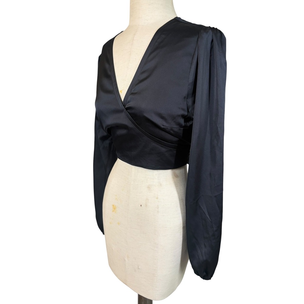 NWT Abercrombie & Fitch Black Satin Long Sleeve Wrap Crop Top S Minimalist Glam - Picture 6 of 10